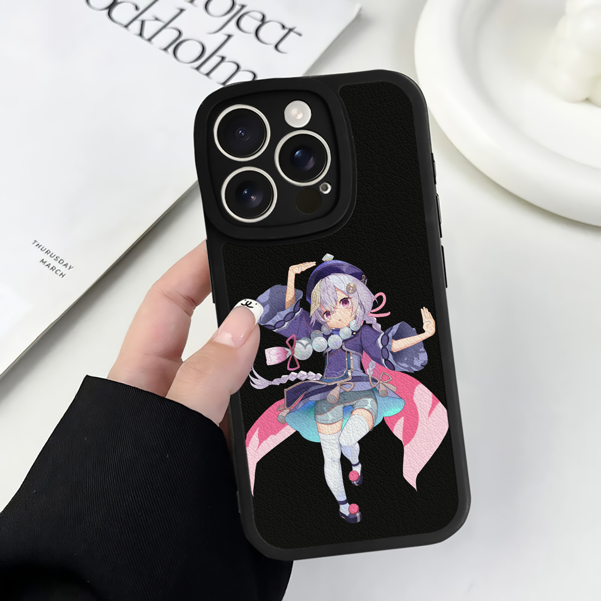 げんし神 七七 なな  genshin Nana 【iPhone 16シリーズ対応】シリコンスマホケース（レザー調） 材質：シリコン